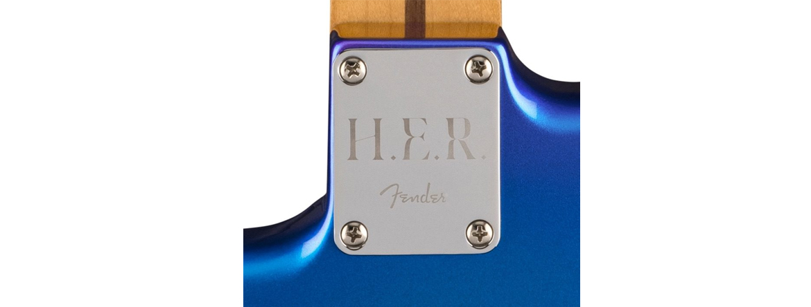 Fender Limited - новая ограниченная серия Blue Marlin для H.E.R.